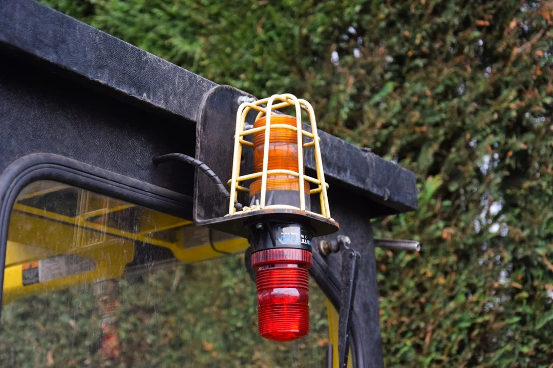 De triplex freelift mast maakt het mogelijk om goederen op grotere hoogte te plaatsen zonder dat er veel ruimte nodig is.